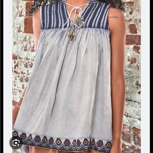 Rachel Zoe Light Gray Boho Sleeveless Tunic with Navy Embroidered 1X